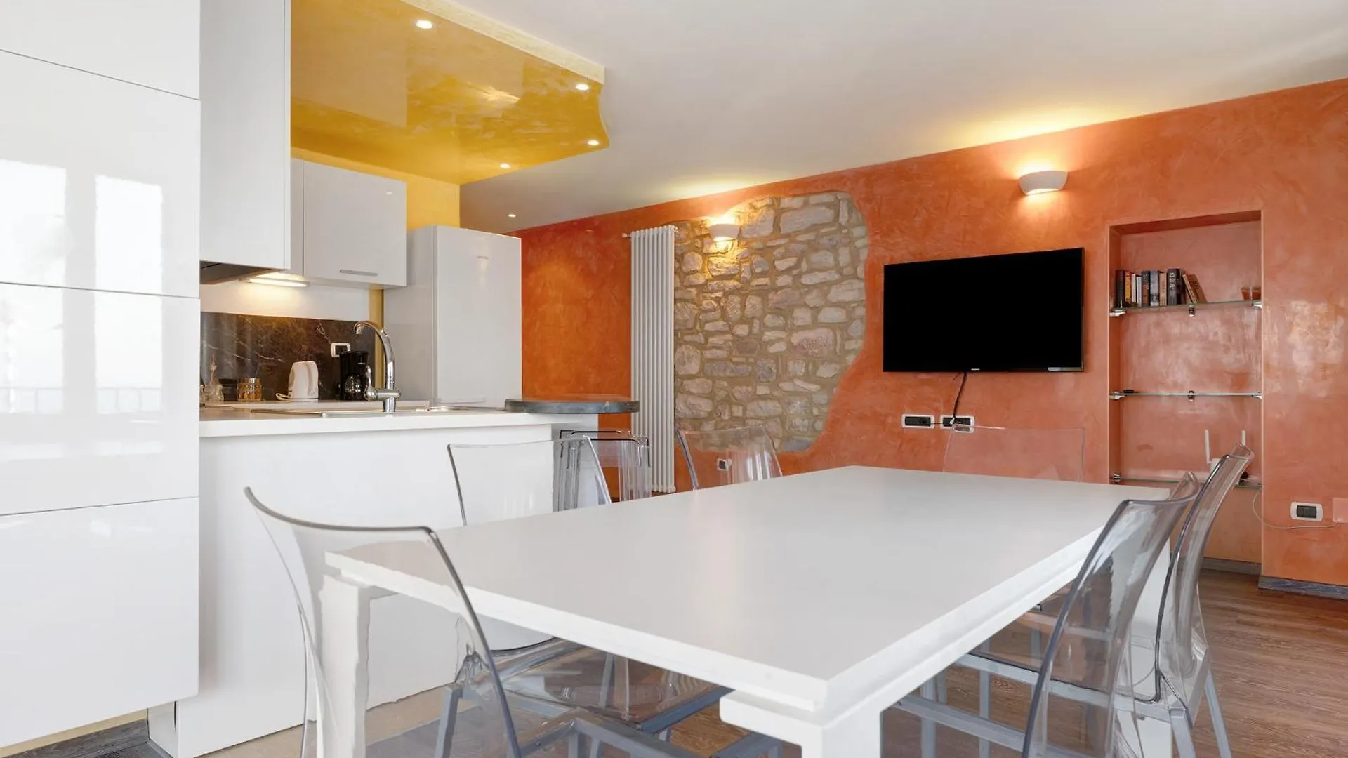Apartament New Charming Bianca Brenzone Włochy